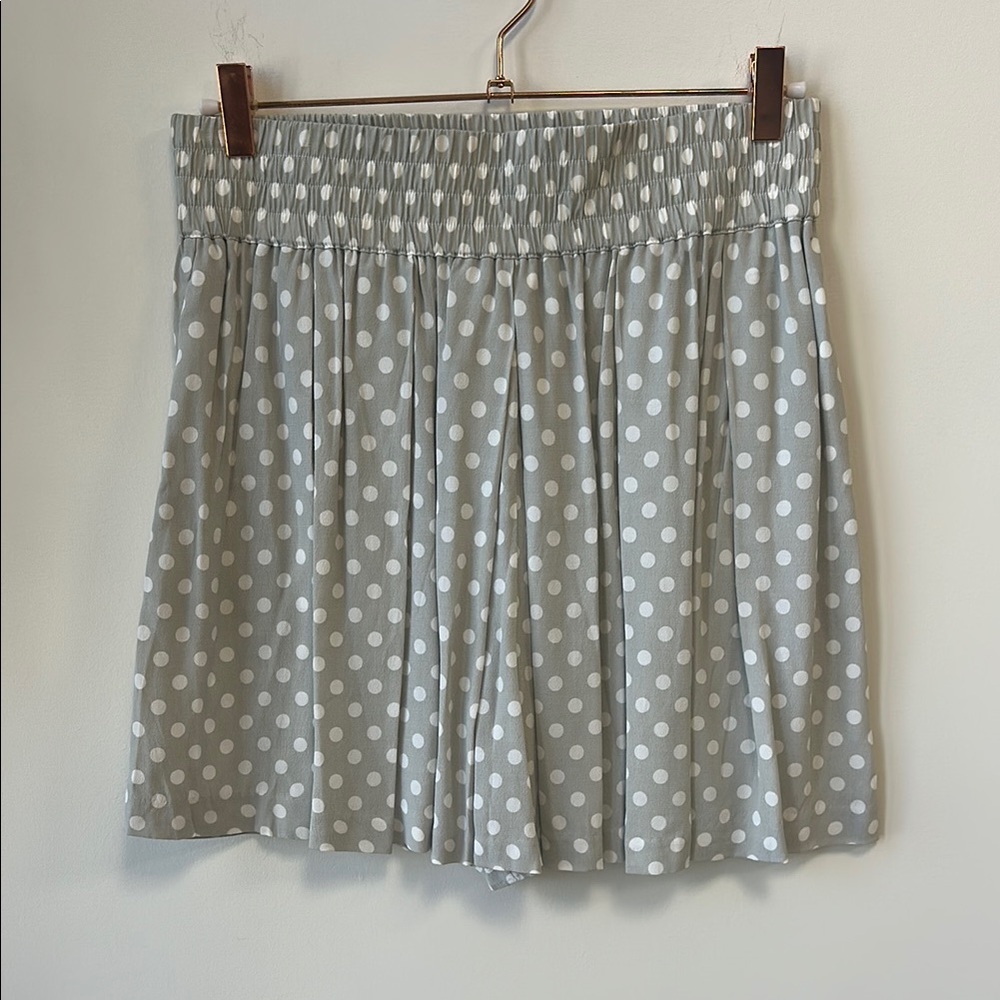 Zara Sz Large Pleated Shorts in Gray/White Polkadots • NEW